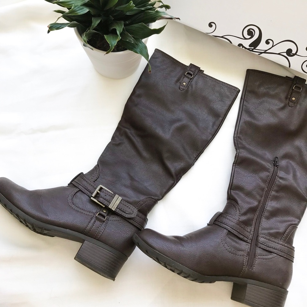 RAMPAGE Below the Knee Boots